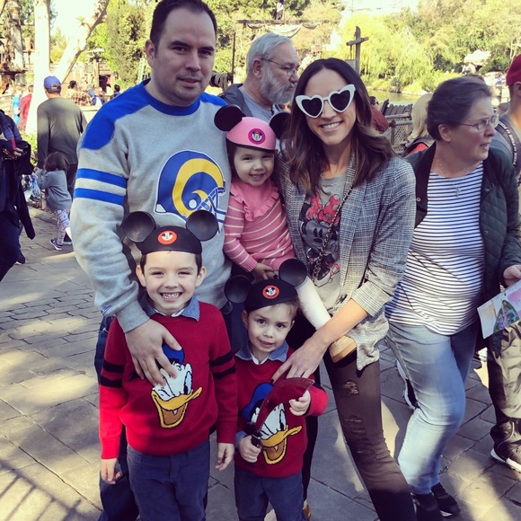 Meet your Posher, Becky - Picture 2 of 3